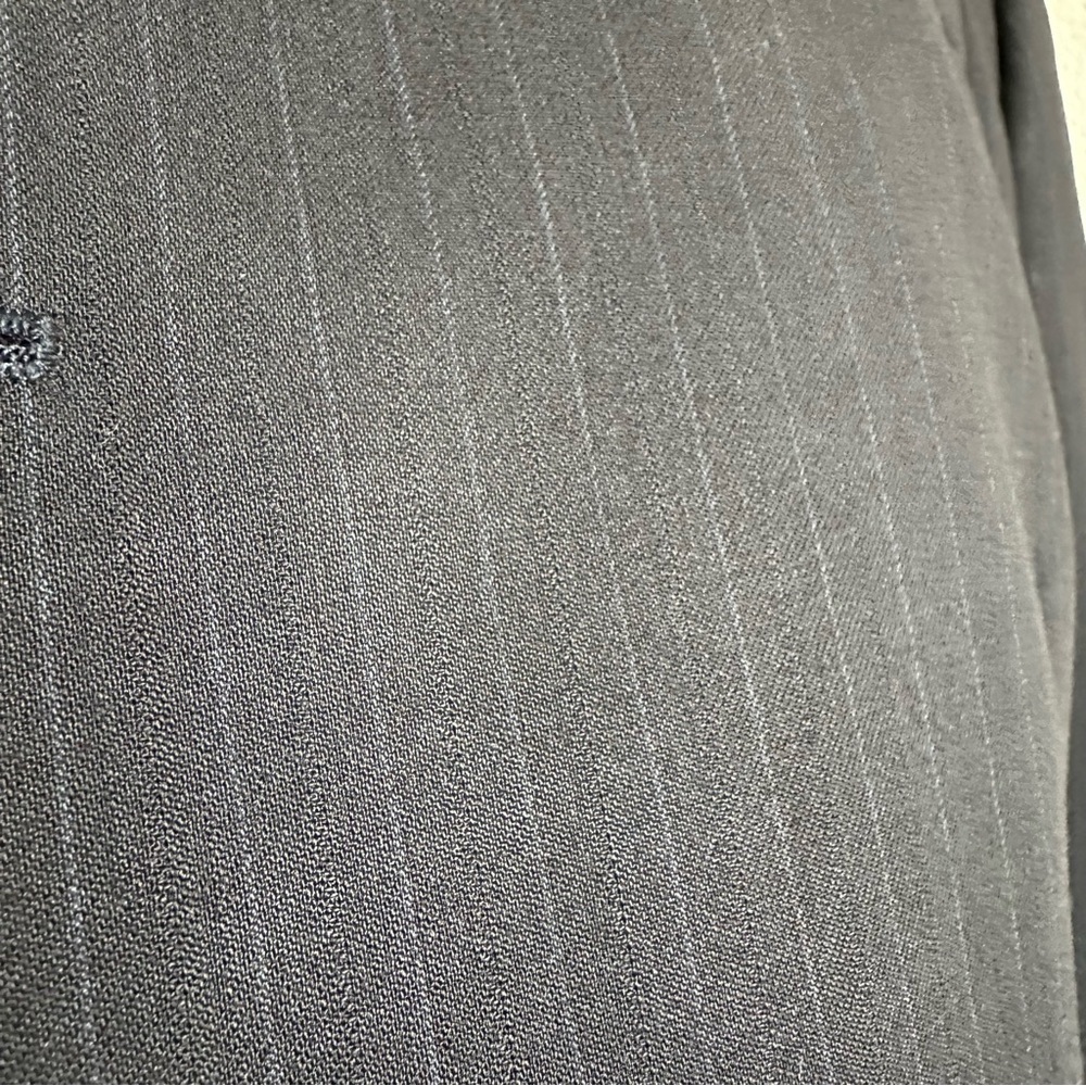 Oscar de la Renta men’s 3 piece suit - Picture 5 of 8